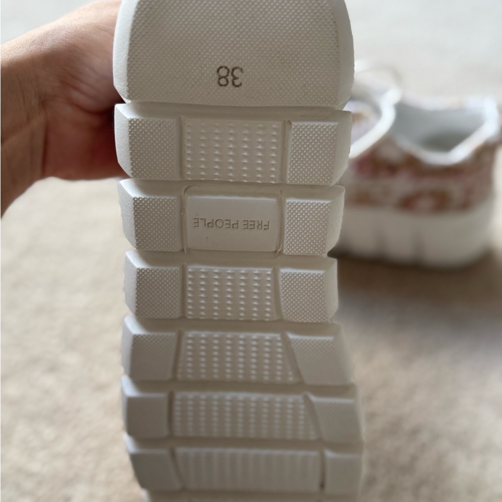NWOB Free People Catch Me If You Can Crochet Platform Sneakers Size 38 - Picture 11 of 11